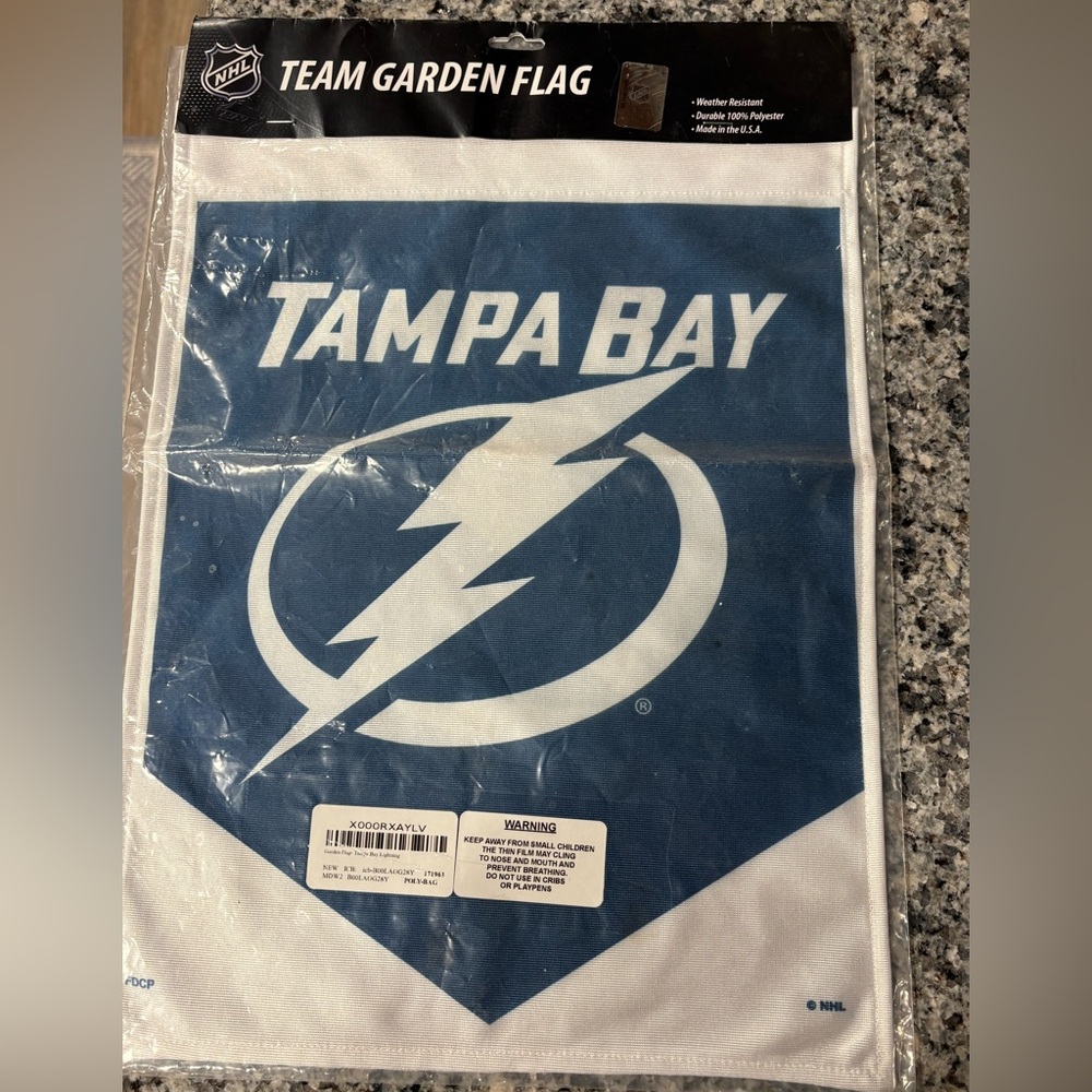 Tampa Bay Lightning garden flag